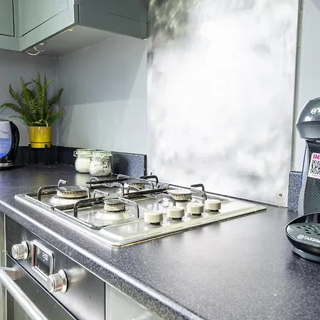 Canary Wharf Skyline Sanctuary Apartment