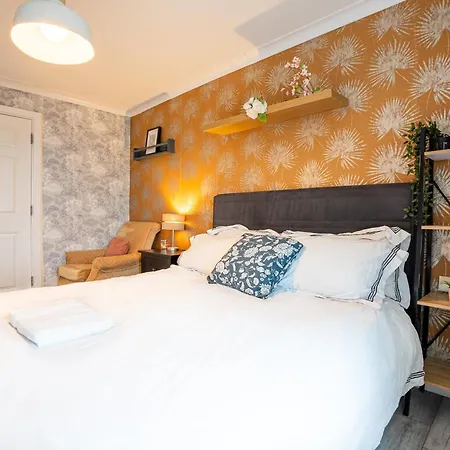 Canary Wharf Skyline Sanctuary Apartment London