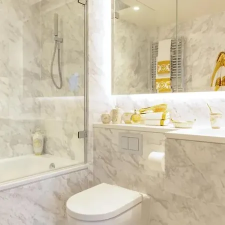 Quiet Luxury Escape For 6 In Covent Garden Apartment *
