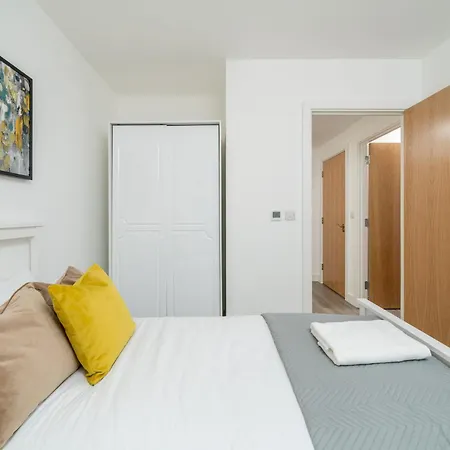 Madika Homes - Corporate 2 Bed 2 Bath Near Colindale Station London Appartement *