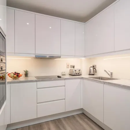 Madika Homes - Corporate 2 Bed 2 Bath Near Colindale Station London Appartement *