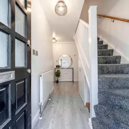 Holiday home 4 Beds - Tooting - 20 Min To - Free Parking London
