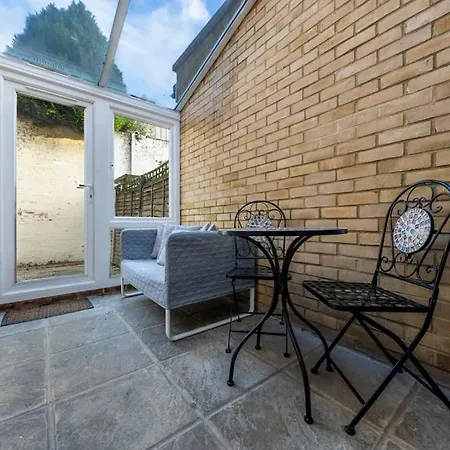 4 Beds - Tooting - 20 Min To - Free Parking * London