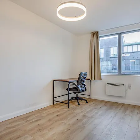 2 Bed In West Hampstead Apartment London