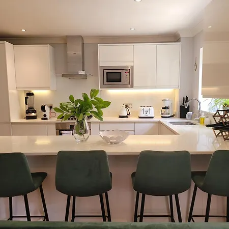 شقة Three Bedroom By Beautiful Park لندن