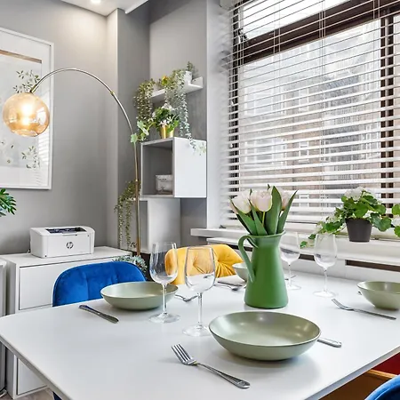 Stylish, Fully Equipped Beside Hyde Park London