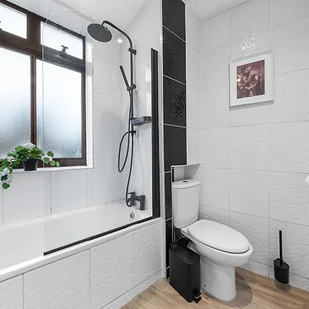 Stylish, Fully Equipped Beside Hyde Park
