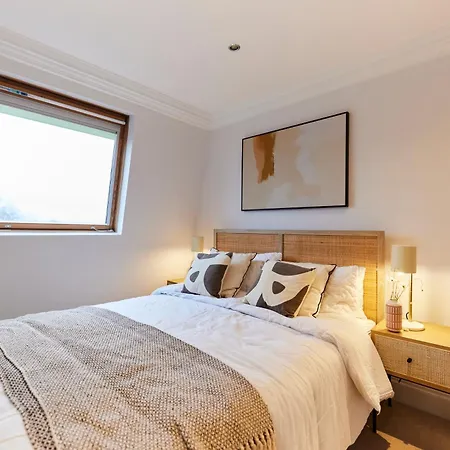 The Cradle - Spacious 1bdr Flat * London