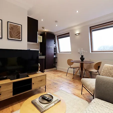 The Cradle - Spacious 1bdr Flat Apartment