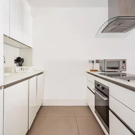 - 2 Beds - Sleeps 4 - Lift Apartmán Londýn