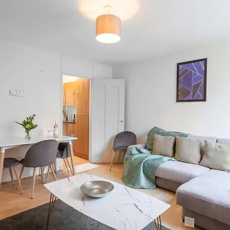 1bed Elkington Apartment London