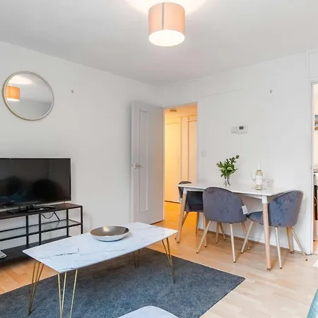 1bed Elkington Apartment London