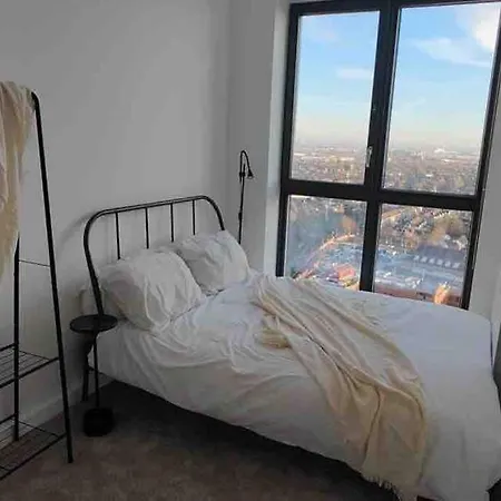 East London Penthouse With Views