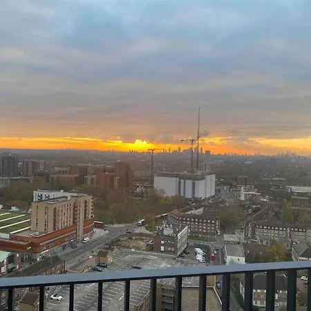 East London Penthouse With Views アパート