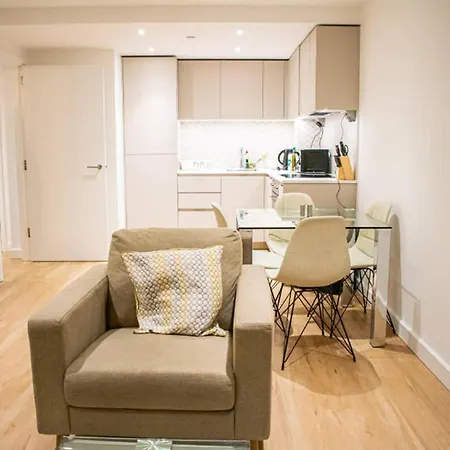 Stunning 1-bed In London Apartment Hendon