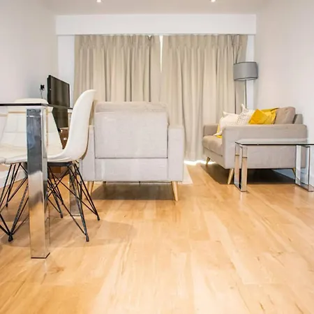 Stunning 1-bed In London Apartment