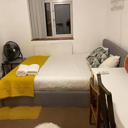 Apartment Aldgate Flats London
