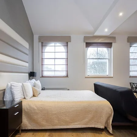 Apartmanhotel Space 4*