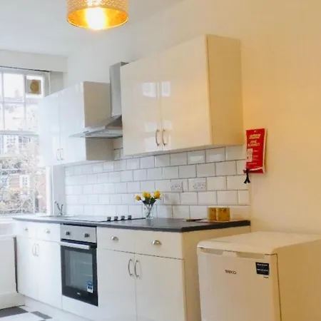 Glenmore Apartment *