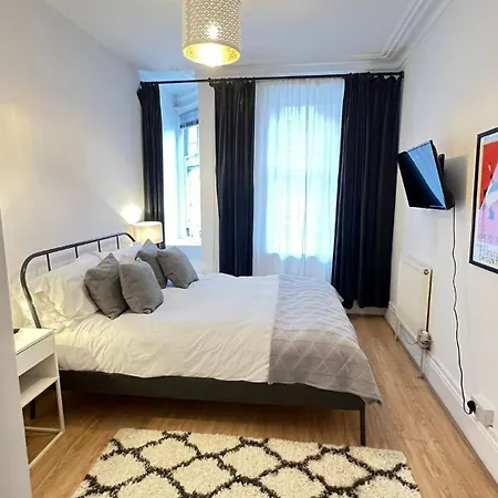 Glenmore Apartment