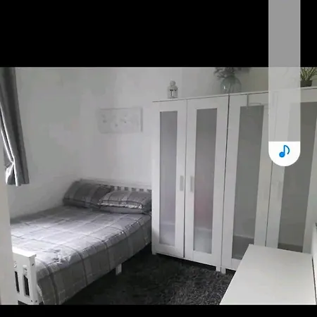 Easy Homestay *