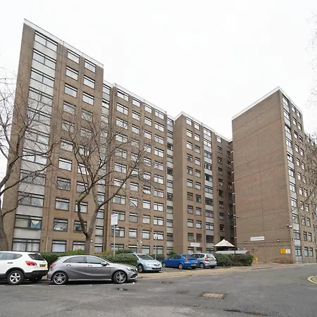 Apartment Stylish Two Bedroom Apt By Livestay Short Lets & Serviced London, West Kensington