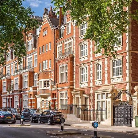 Apartment Moments From Hyde Park & Notting Hill With Free Luggage Storage And Washing Machine London