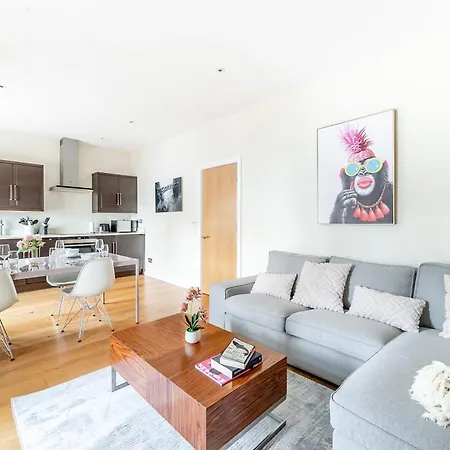 Moments From Hyde Park & Notting Hill With Free Luggage Storage And Washing Machine Apartment London