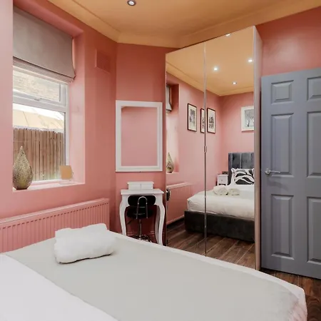 Apartmán Stylish 2 Bedrooms Flat Sleeps 6 & Garden Zone 2 Cls *