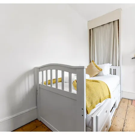 Apartment Handsome Family Peaceful, Next To Park