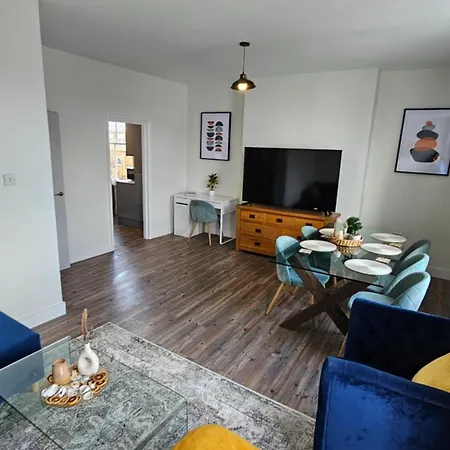 Luxury Chelsea- Fulham Apartment