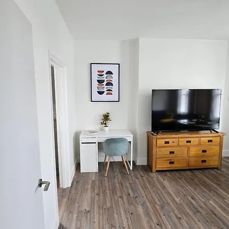 Luxury Chelsea- Fulham Apartment London