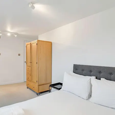 Bright And Spacious Belgravia *