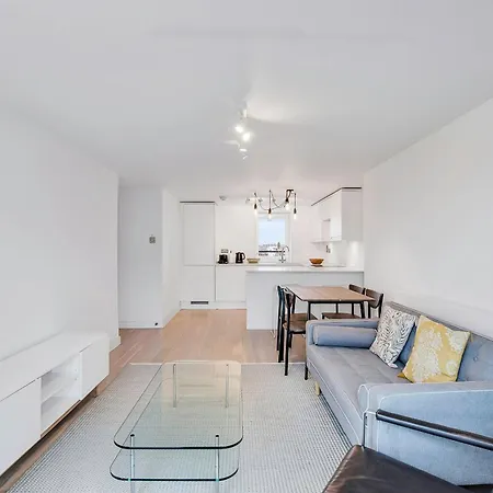 Bright And Spacious Belgravia アパート