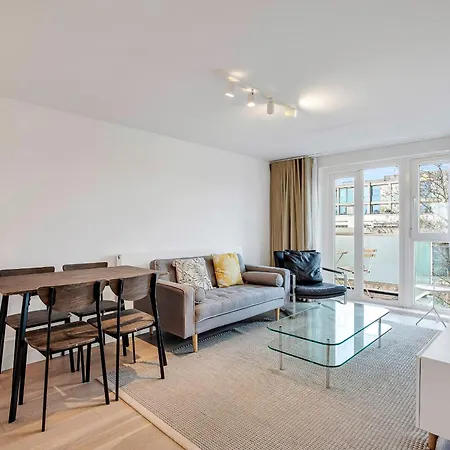 Bright And Spacious Belgravia ロンドン