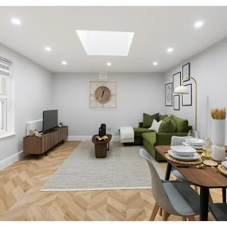 Conveniently Situated - Luxuriously Furnished! Apartment