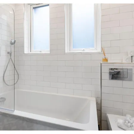 Apartment Conveniently Situated - Luxuriously Furnished! *