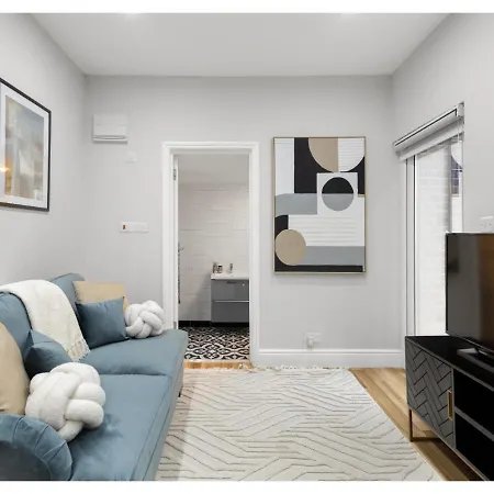Luxe And Modern Studio- Sleeps Three