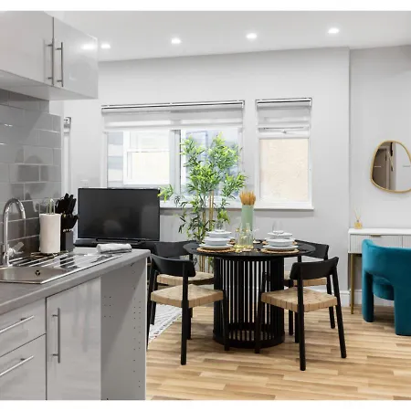 Luxe And Modern Studio- Sleeps Three *
