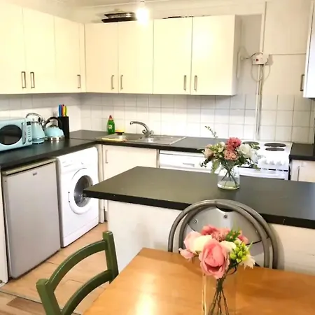 Apartment 2 Bed Flat Privite In Canada Water *