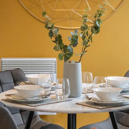Your Home: 1br Flat With Modern Amenities Apartamento