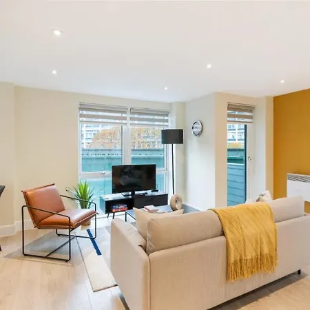 Apartamento Your Home: 1br Flat With Modern Amenities