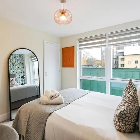 Apartamento Your Home: 1br Flat With Modern Amenities *