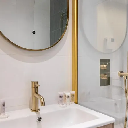Your Home: 1br Flat With Modern Amenities Apartamento *