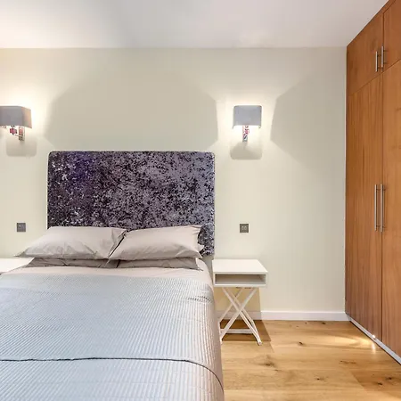 Moments From Hyde Park & Notting Hill With Free Luggage Storage And Washing Machine Apartment London