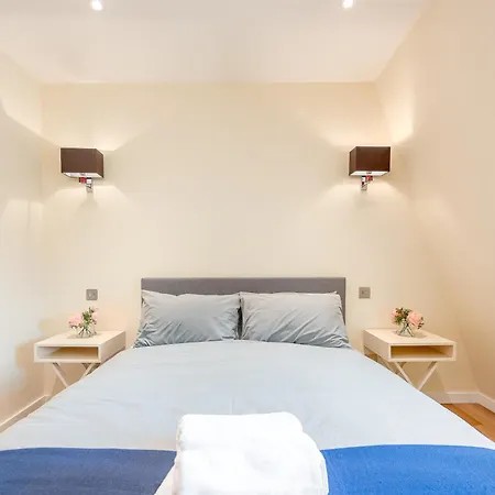 Moments From Hyde Park & Notting Hill With Free Luggage Storage And Washing Machine * London