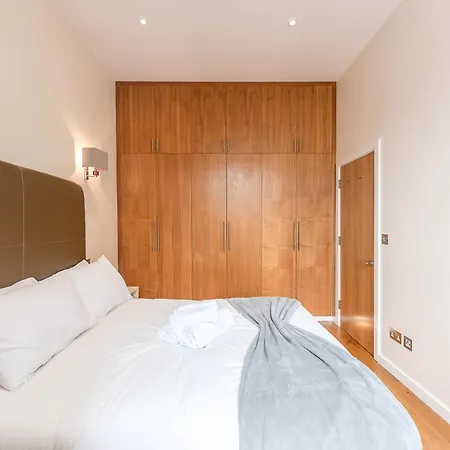 Moments From Hyde Park & Notting Hill With Free Luggage Storage And Washing Machine Apartment *
