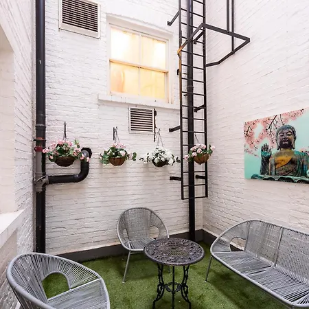 Apartment Moments From Hyde Park & Notting Hill With Free Luggage Storage And Washing Machine London