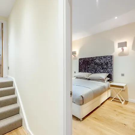 Moments From Hyde Park & Notting Hill With Free Luggage Storage And Washing Machine Apartment *