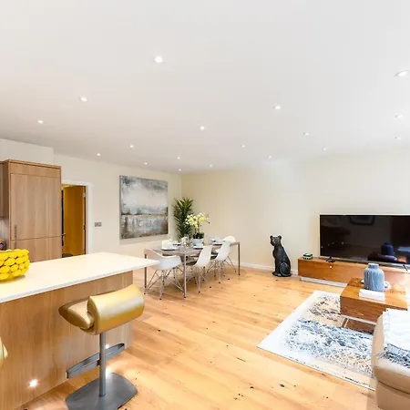 Moments From Hyde Park & Notting Hill With Free Luggage Storage And Washing Machine *